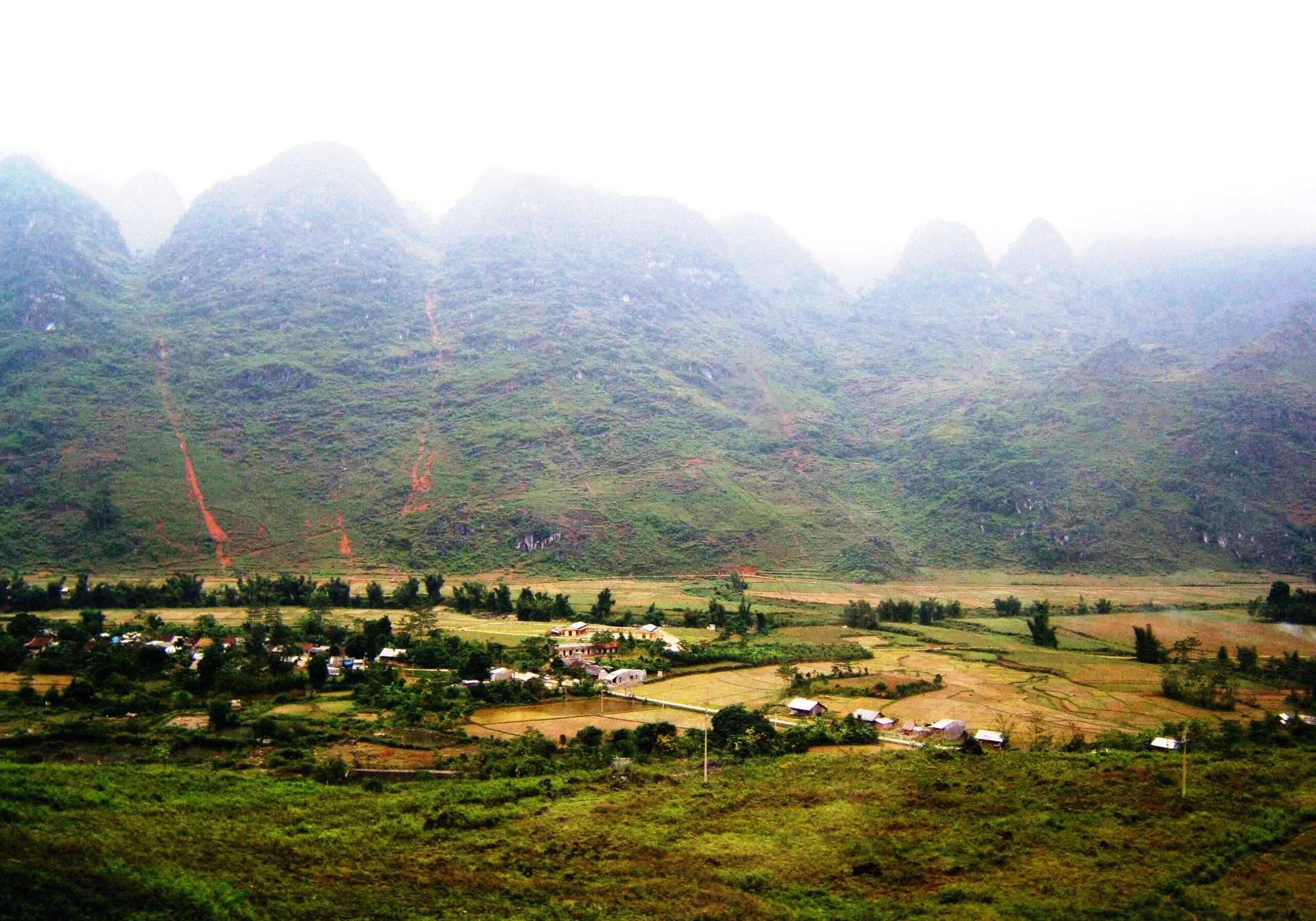 Ha Giang Loop Tour, Ha Giang Loop Easy rider, Experience of driving around Ha Giang, Review of the route, homestay and beautiful cafes, Real life moments from the teams traveling every day — seo — DongHa-QuanBa HaGiang'2007